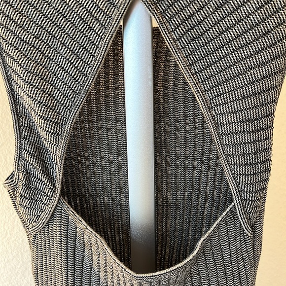 St. John Knits Shell with Cut Outs - Picture 4 of 7